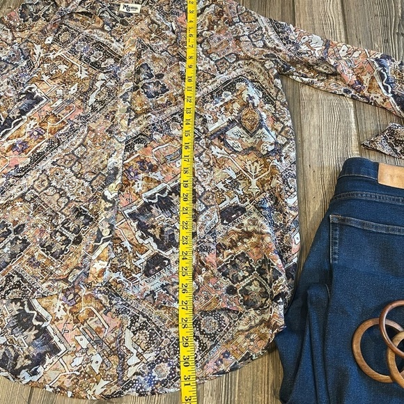 SMYM Zuko Bell Sleeve Top - Picture 11 of 11